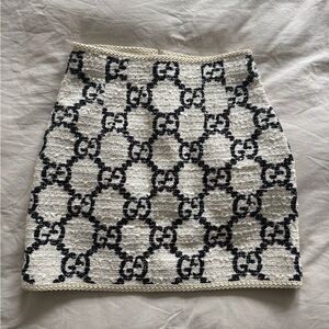GUCCI WOMEN'S BLACK AND WHITE GG TWEED MINI SKIRT